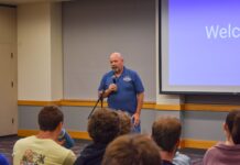 BergDems hosts congressional candidate Bob Brooks for campus canvassing event