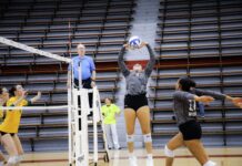 Muhlenberg’s volleyball team makes a comeback, but falls to Swarthmore College
